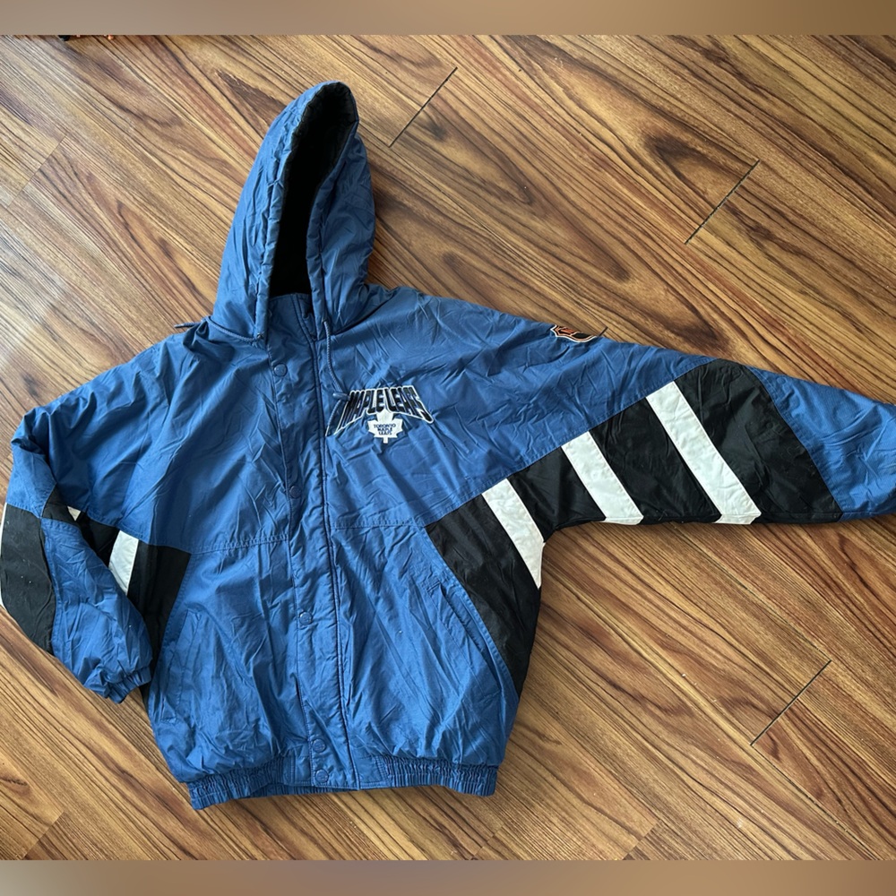 Vintage 1990s Starter toronto maple leafs winter puffer zipper jacket coat